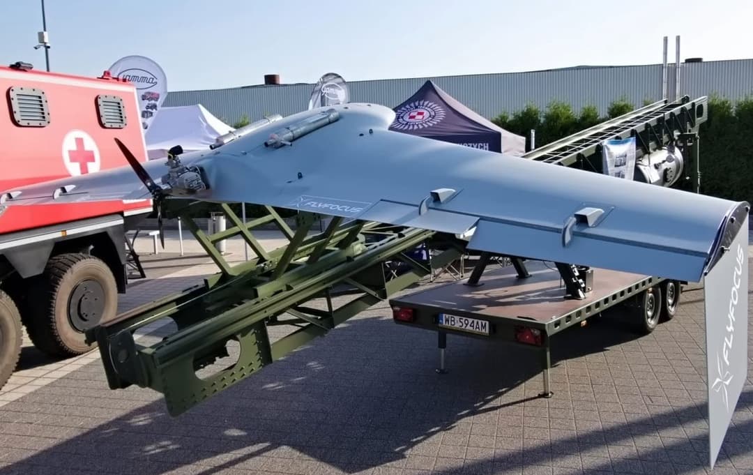 Дрон Striker дістане до Уралу: польський БпЛА протестували в Україні