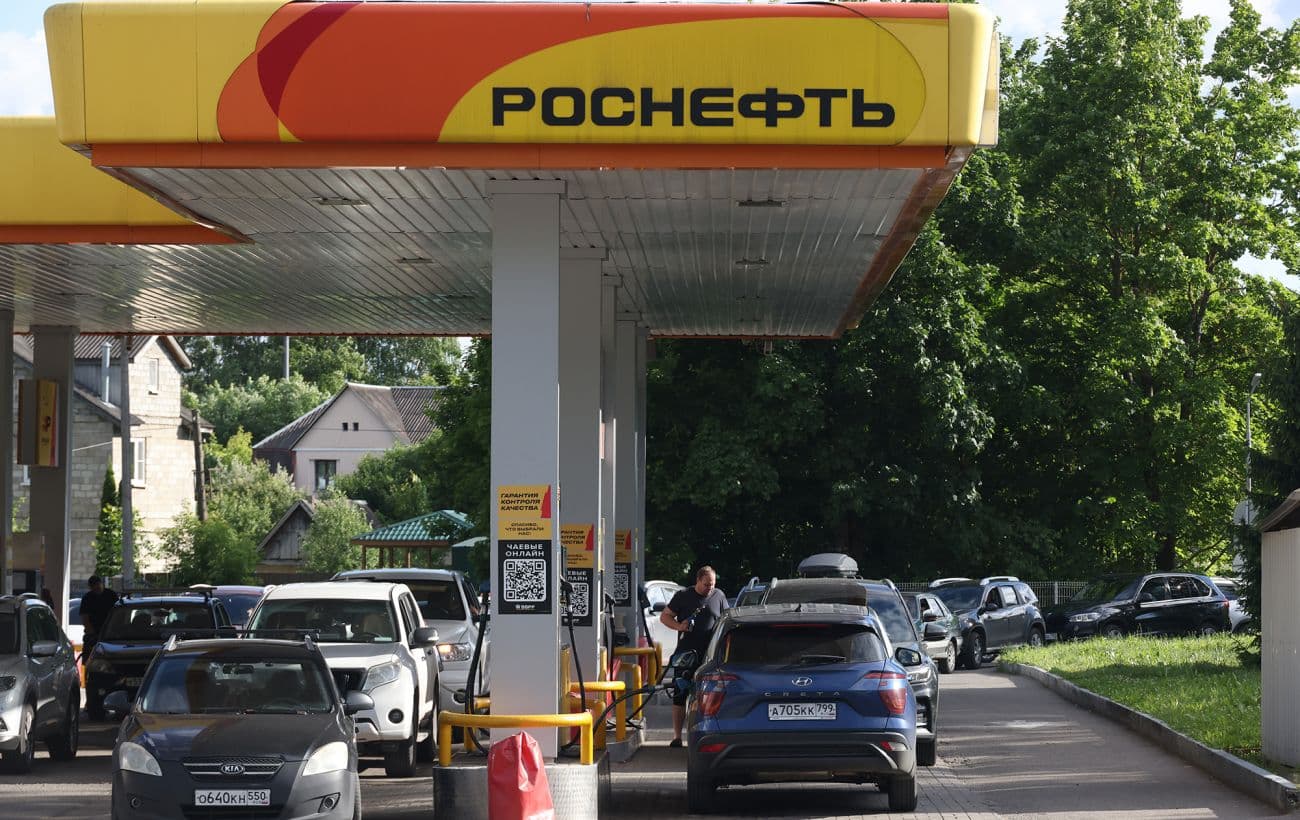 Ціни на бензин у РФ знову зросли через удари по НПЗ