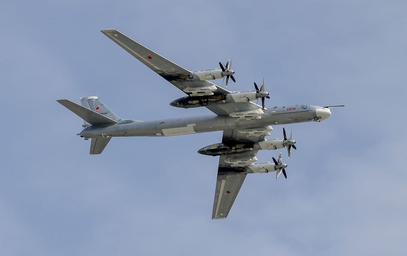 Супутник показав масштаби пошкоджень російського Ту-95 після удару по "Енгельсу-2"