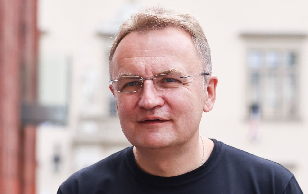 У службовому авто мера Львова знайшли прослуховуючий пристрій