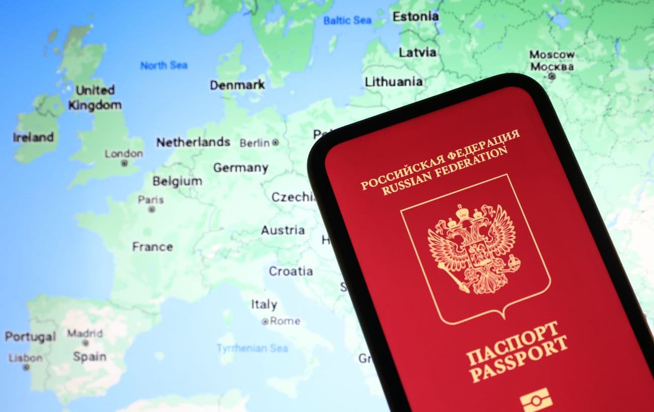 ЄС планує посилити візові обмеження для росіян через загрози гібридних атак