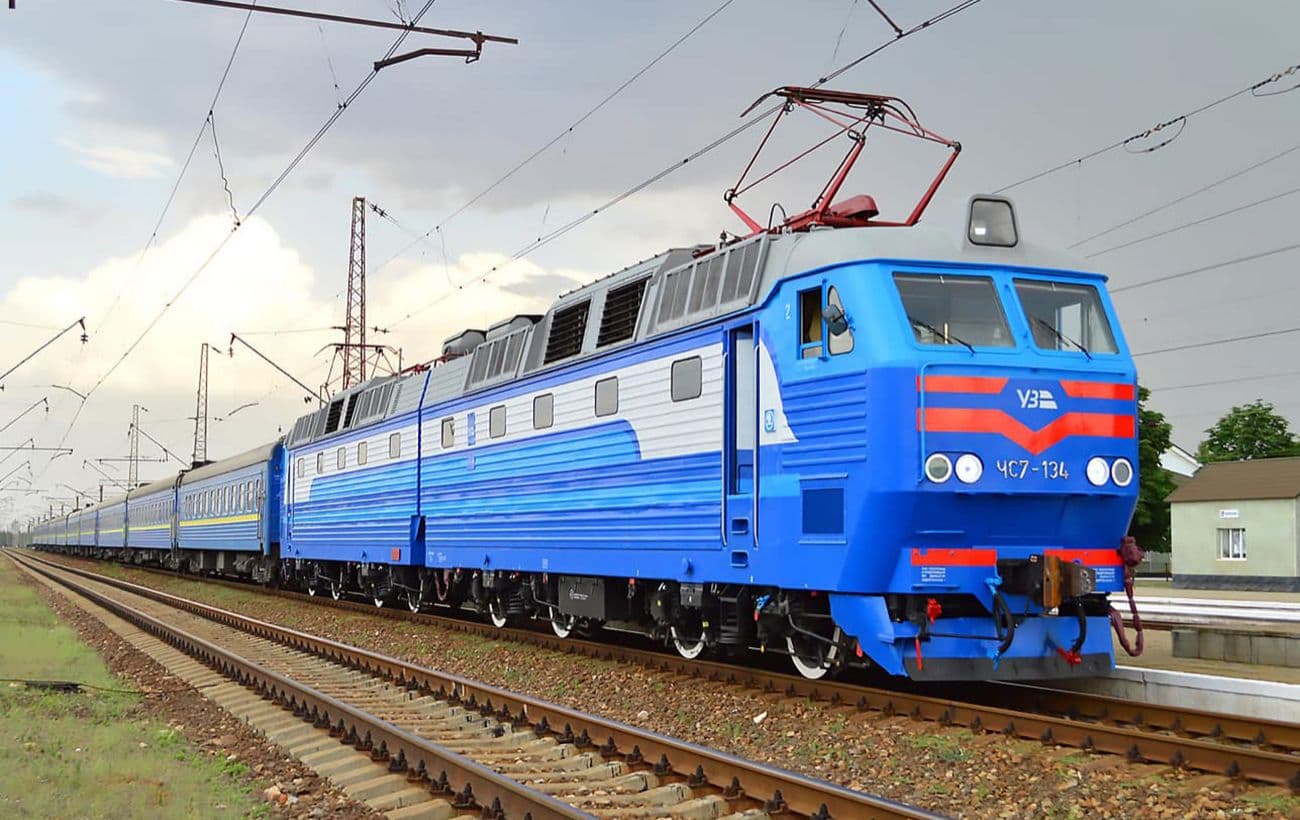 Росія ударила по пасажирському потягу у Луцьку