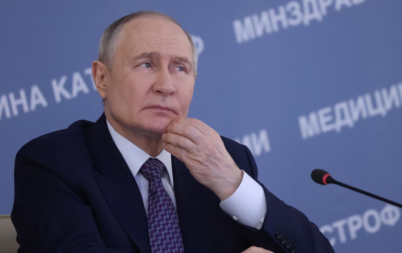 Путін визнав дефіцит пального в Криму, запасів вистачить лише на кілька днів