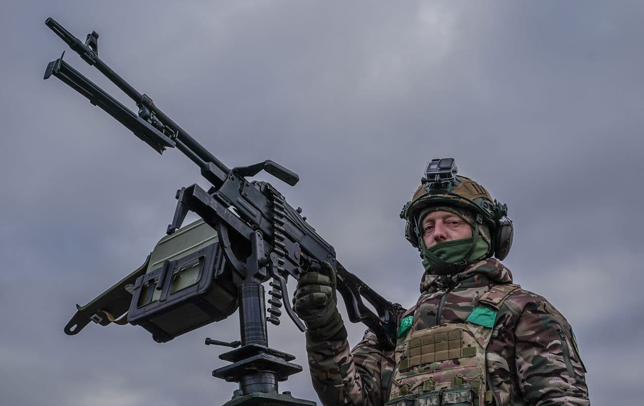 ППО збила більшість дронів, але балістична атака тривала: деталі нічної атаки РФ
