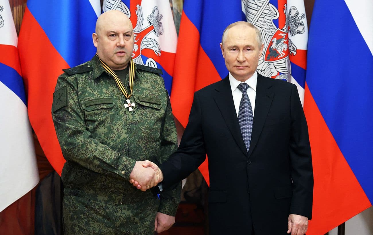 Путін дав наказ зруйнувати мости Києва, залучивши генерала Суровікіна, - The Telegraph